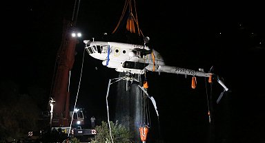 Adana'da düşen helikopterin sudan çıkarılması çalışmalarında sona yaklaşıldı