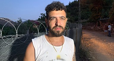 Adana'da yangına müdahale için barajdan su alan helikopter düştü: