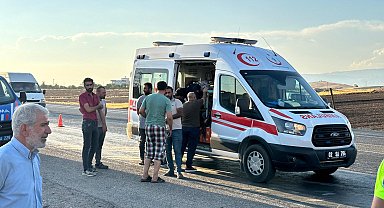 Adıyaman'da minibüs ile TIR çarpıştı: 5 yaralı