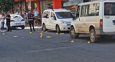 Akrabaların silah, bıçak ve sopalı kavgasında ölü sayısı 2'ye çıktı