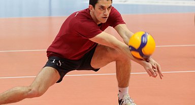 Altekma, Dünya Kandemir ile sözleşme yeniledi