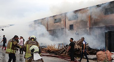 Ankara'da kereste ve polyester fabrikasında yangın