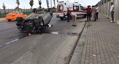 Ankara'da sürücüsünün kontrolünden çıkan otomobil takla attı: 1 ölü, 1 yaralı