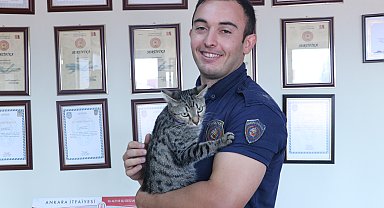 Ankaralı itfaiyeci, deprem enkazından kurtardığı 'Maraş' ile yaşıyor