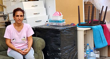 ANTALYA Evden çıkarılan kadın, 12 gündür bahçede yatıp, cami tuvaletini kullanıyor