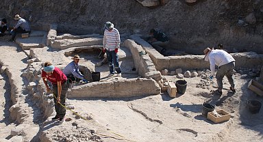 Arslantepe Höyüğü'nde tarihin en eski tabakaları kazılıyor