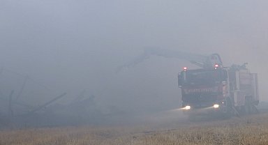 Avcılar'da, elektrik panosu üreten iş yerinde çıkan yangın kontrol altında