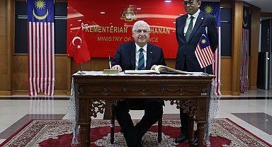 Bakan Güler, Malezyalı mevkidaşı Nordin ile bir araya geldi