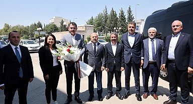 Bakan Kurum: İstanbul Vaniköy'deki kaçak yapının yıkımı için İBB'ye gerekli uyarı yapılmıştır