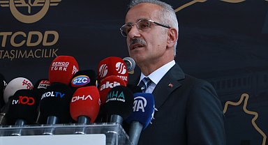 Bakan Uraloğlu: Instagram ile ciddi aşama kaydettik, hassasiyetlerimizi dikkate alacaklar