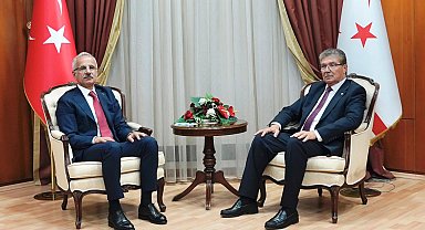 Bakan Uraloğlu, KKTC Başbakanı Üstel ile bir araya geldi