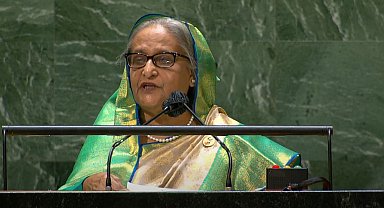 Bangladeş'te hükümet karşıtı protestolar: Başbakan ülkeyi terk etti