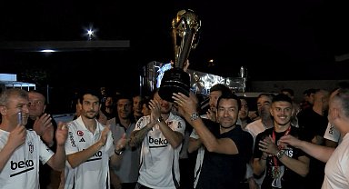 Beşiktaş, Süper Kupa zaferini taraftarlarıyla kutladı
