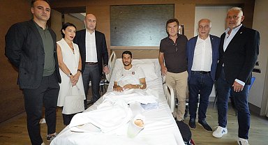 Beşiktaşlı yöneticilerden Necip Uysal'a geçmiş olsun ziyareti