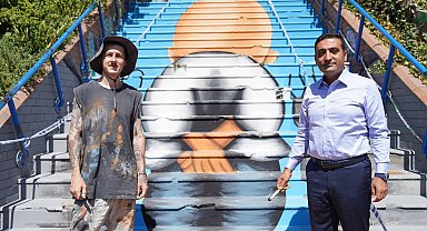 Beyoğlu Belediyesi, Cihangir'de merdivenlere 'Hanzala' karakterini resmetti