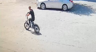 Bisiklet hırsızlığı güvenlik kamerasında