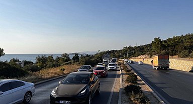 Bodrum'a tatilci akını; araç yoğunluğu dronla görüntülendi