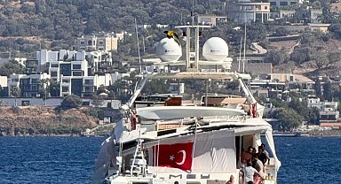 Bodrum'da mega yat ile motoryat çarpıştı; o anlar kamerada