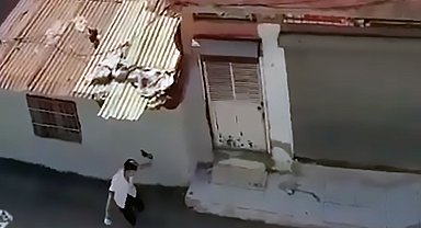 Borçlusunun evine kurusıkı tabancayla ateş açıp, tehdit etti