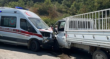 Bursa'da off-road aracı uçuruma düştü: 2 yaralı helikopterle alındı; sağlıkçılar kaza yaptı