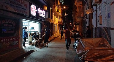 Bursa'da silahlı kavga çıktı; kahvehanenin önünde oturan 3 kişi vuruldu