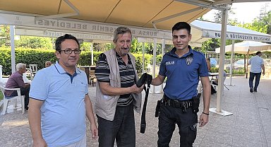 Camide bulduğu içinde 43 bin TL'lik döviz olan çantayı polise teslim etti