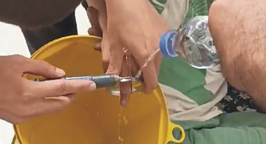 Çocuğun parmağına sıkışan metal parçayı itfaiye ekibi çıkardı