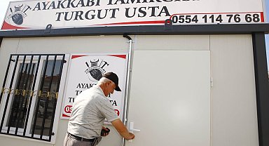 Cumhurbaşkanı Erdoğan'dan ödül alan ayakkabı tamircisi Turgut ustaya belediyeden iş yeri