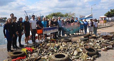 Dalgıçlar, denizden yarım saatte bir kamyonet çöp çıkardı