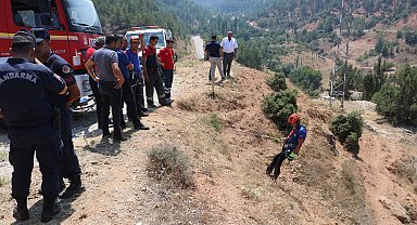 Denizli'de otomobil uçuruma yuvarlandı: 4 ölü