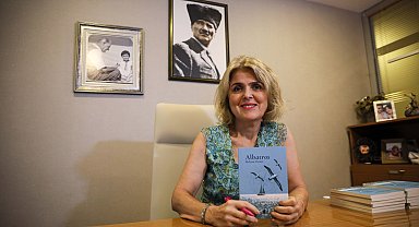 Depremde kaybettiği 'can dostu'nun adını kütüphanede yaşatacak