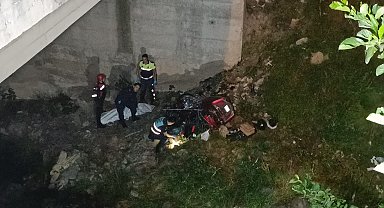 Dereye uçan motosikletli turist öldü