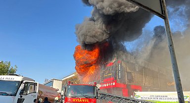 Diyarbakır'da otomobil yedek parça dükkanında yangın; 6 yaralı