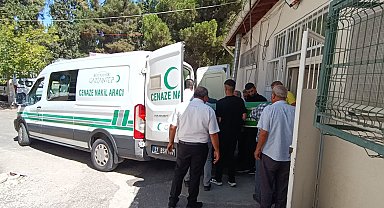 Düğüne giderken otomobil çarptı, öldü