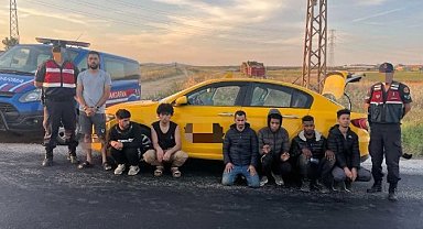 Edirne'de 11 kaçak göçmen ile 1 organizatör yakalandı