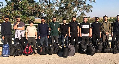 Edirne'de 21 kaçak göçmen ile 1 organizatör yakalandı