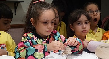 El Yapımı Kağıt Atölyesi'nin eğitimleri devam ediyor