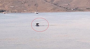Elazığ'da feribottan düşen kadın, kurtarıldı