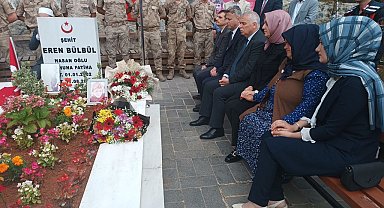 Eren Bülbül, kabri başında anıldı