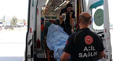 Eşini bıçaklayıp, 2 çocuğunu alarak kaçtı