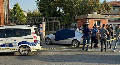 Eşini, zihinsel engelli çocuğunun gözleri önünde 20'ye yakın bıçak darbesiyle öldürmüş