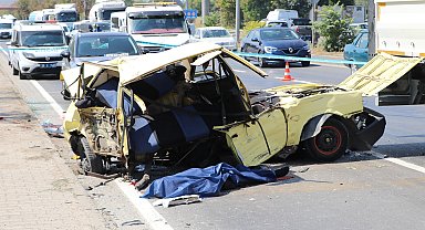 Eskişehir'de otomobil, ikiye bölündü; 1 ölü, 3 yaralı