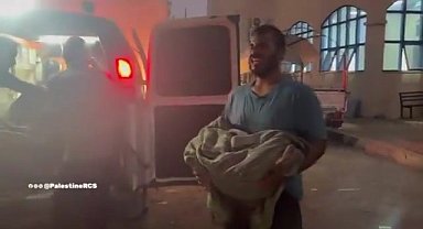 Filistin Kızılayı, Gazze'deki okul saldırısı sonrası ölü ve yaralıları tahliye etti