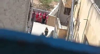 Filistin Kızılayı: İsrail askerleri, mülteci kampına baskın düzenleyerek çalışanlarımızı gözaltına aldı