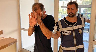 Gelen mesajı görünce çıkan arbedede eşini bıçaklamış