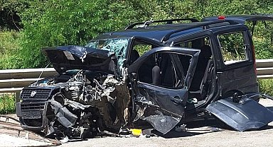 Giresun'da hafif ticari araç ile otomobil çarpıştı: 9 yaralı