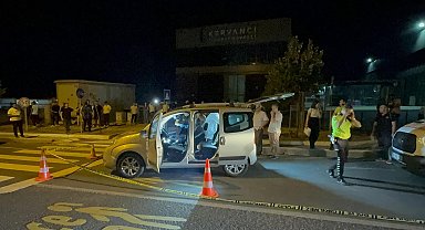 Hafif ticari araçla seyir halindeyken kalp krizi geçiren sürücü öldü