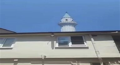 İki çocuğunun annesinin selasını okuttu, ev hapsine çarptırıldı