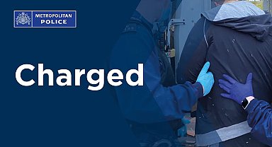 İngiltere'de bıçaklı saldırı: 11 yaşındaki kız çocuğu yaralandı