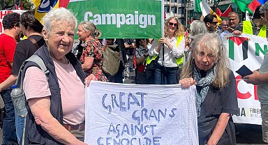 İngiltere'de Filistinlilere destek için protesto yürüyüşü düzenlendi